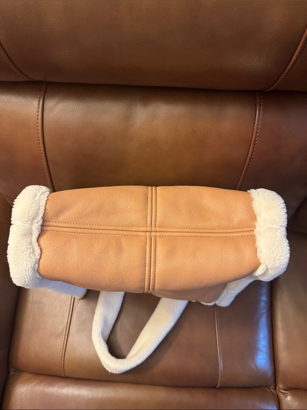 NWOT Stand Studio Lolita beige/white shearling tote bag